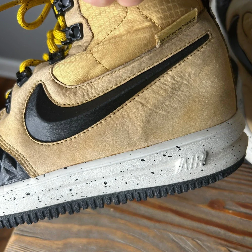 Nike Air Force 1 AF1 High Watershield Boots Kids Gold‎ Black Sneakers
